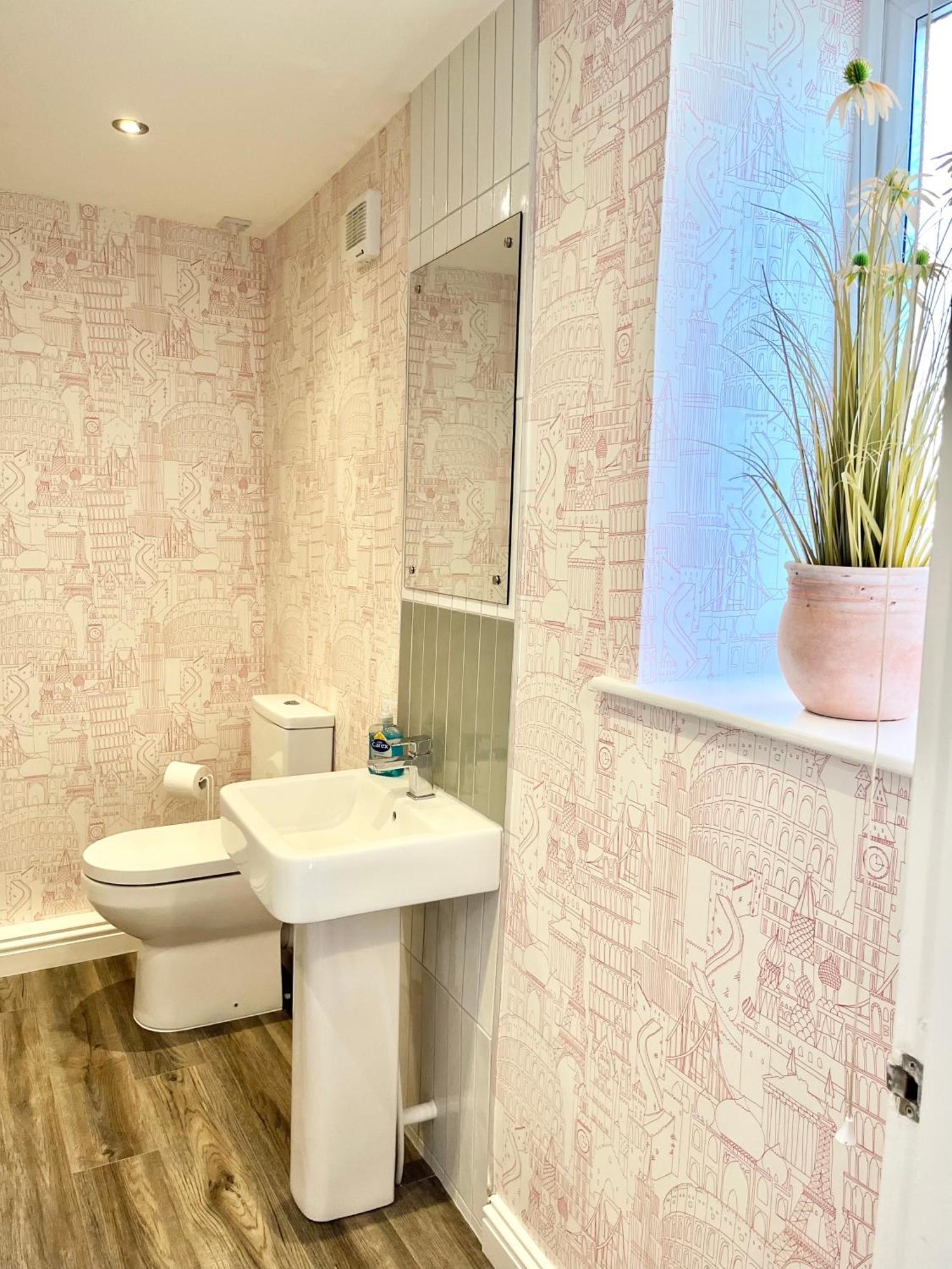 Inviting Townhouse In Bedlington Villa ภายนอก รูปภาพ